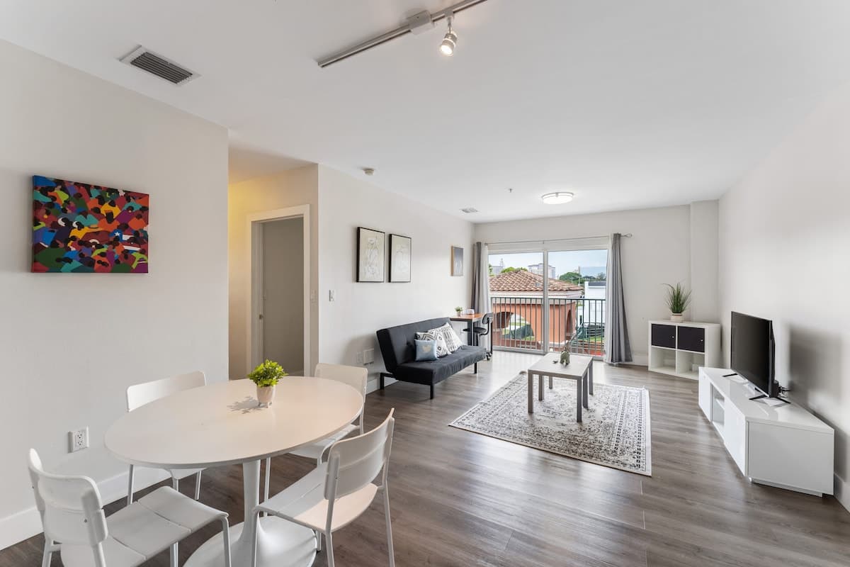 3BR Near Center of Coral Gables | Work & Explore — interior photo 4, Miami vacation rental by Vantage Stays