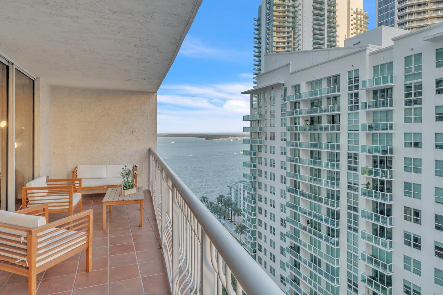 Stylish 1BR Apt. in Brickell - Pool, Gym & Parking — interior photo 2, Miami vacation rental by Vantage Stays